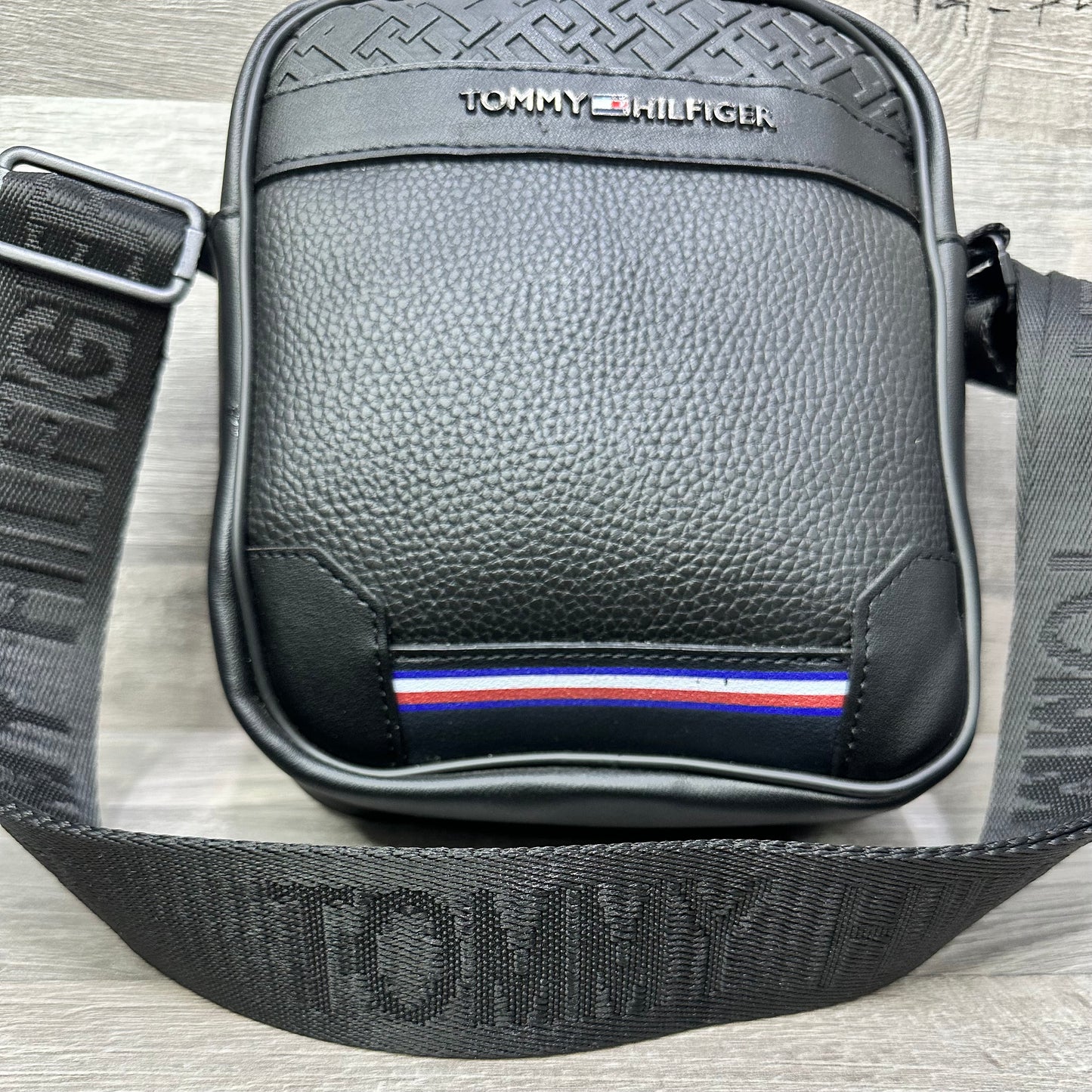 Tommy Classic Black 25 mens bags