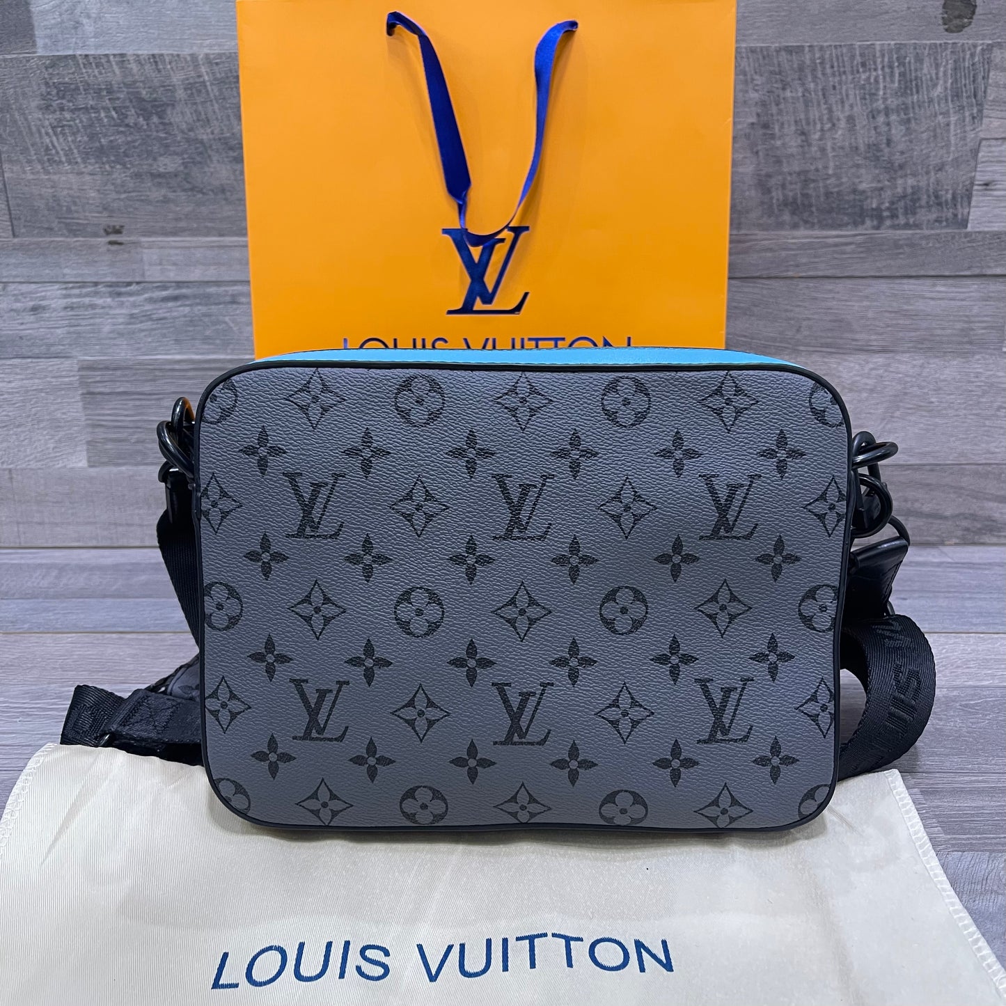 Louis Vuitton Trio Messenger Eclipse