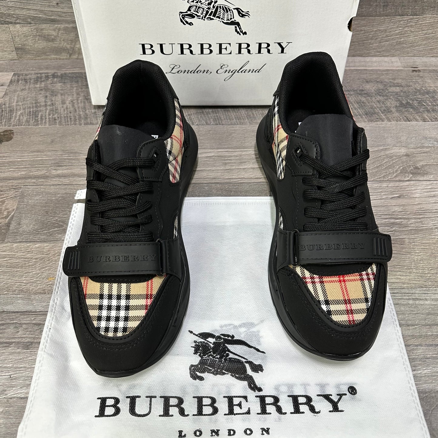 Burberry Vintage Black Classic 2