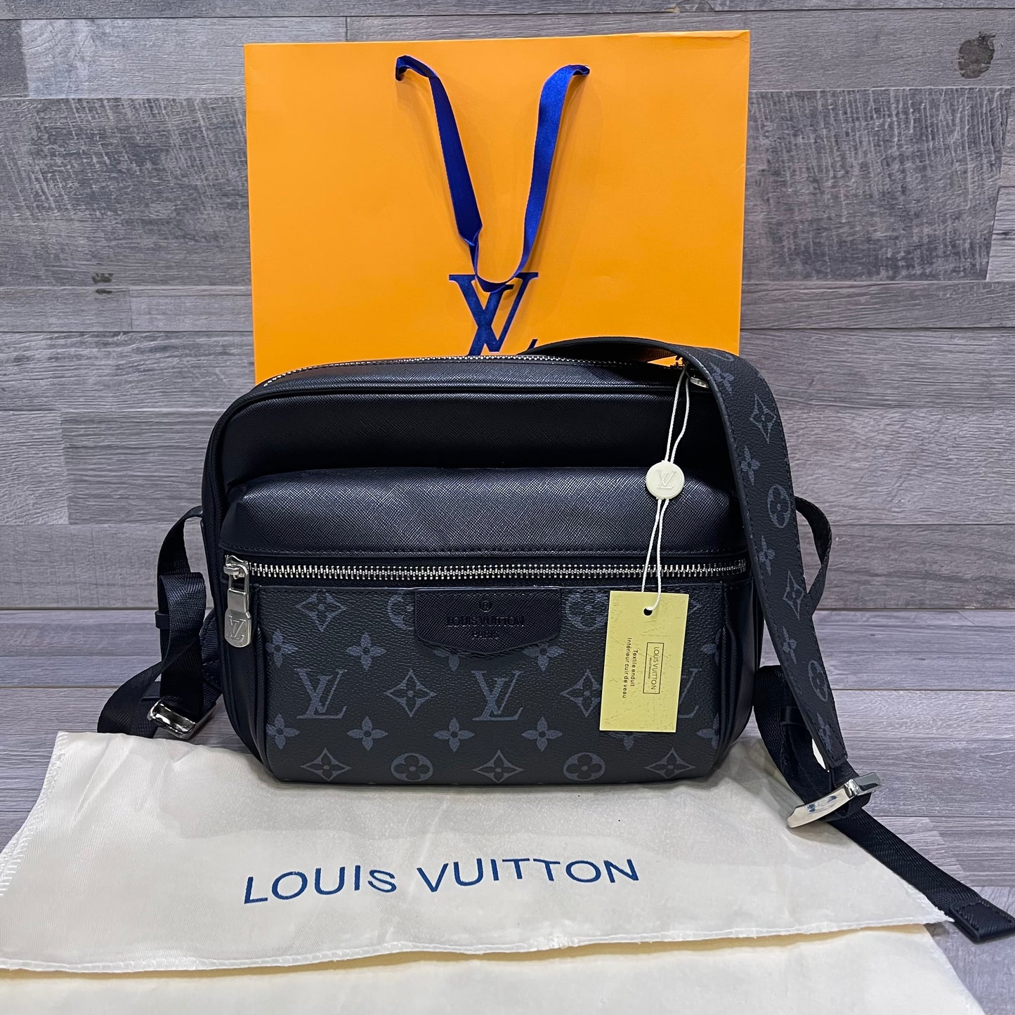 Louis Vuitton Outdoor Messenger