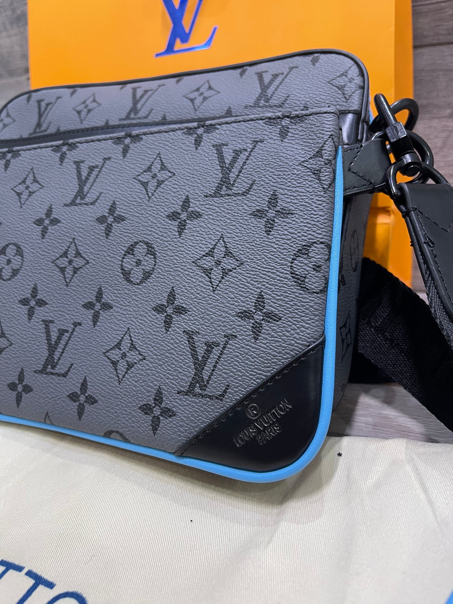 Louis Vuitton Trio Messenger Eclipse