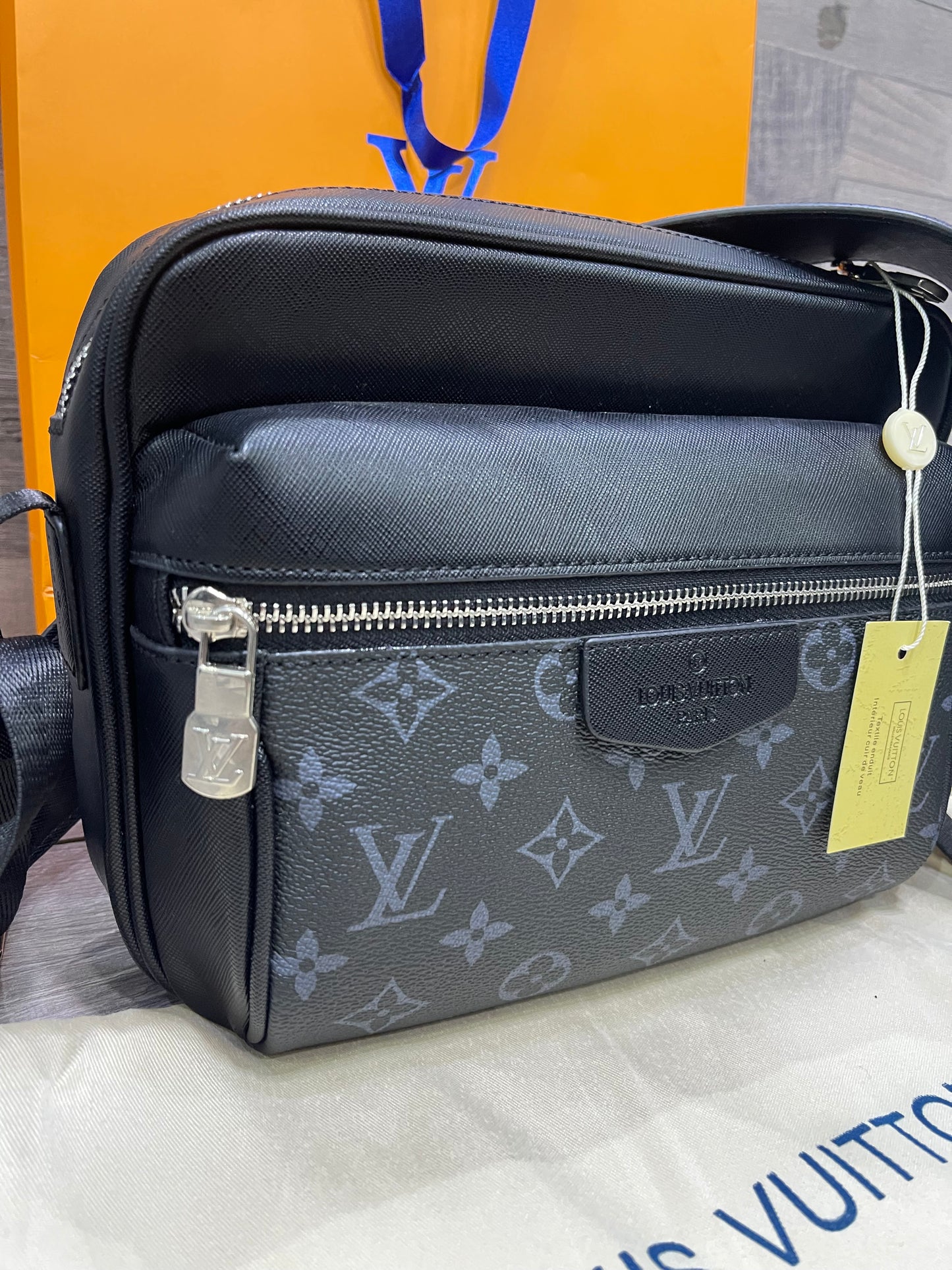 Louis Vuitton Outdoor Messenger