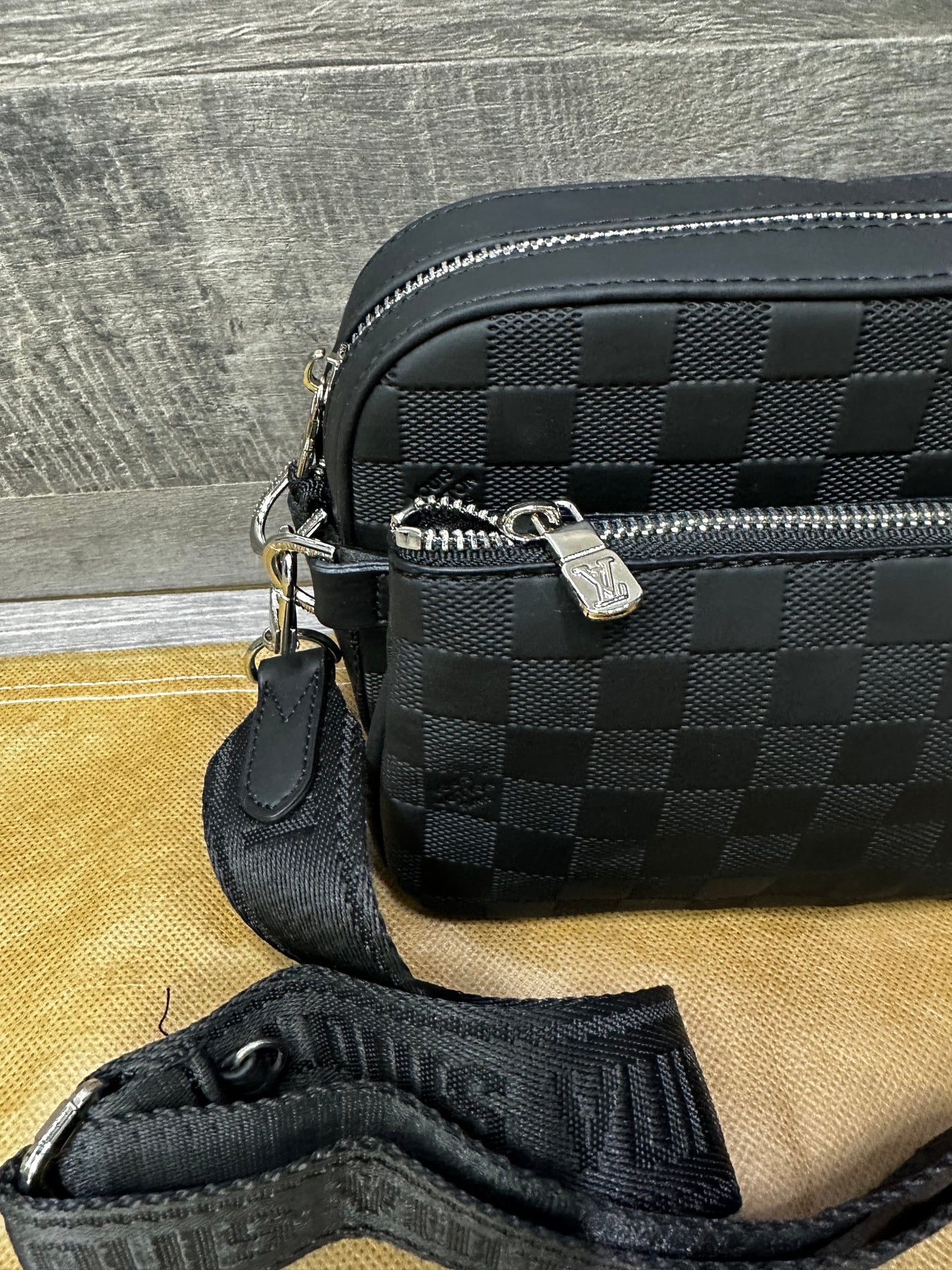 Louis Vuitton Meesenger Duo Mini Black