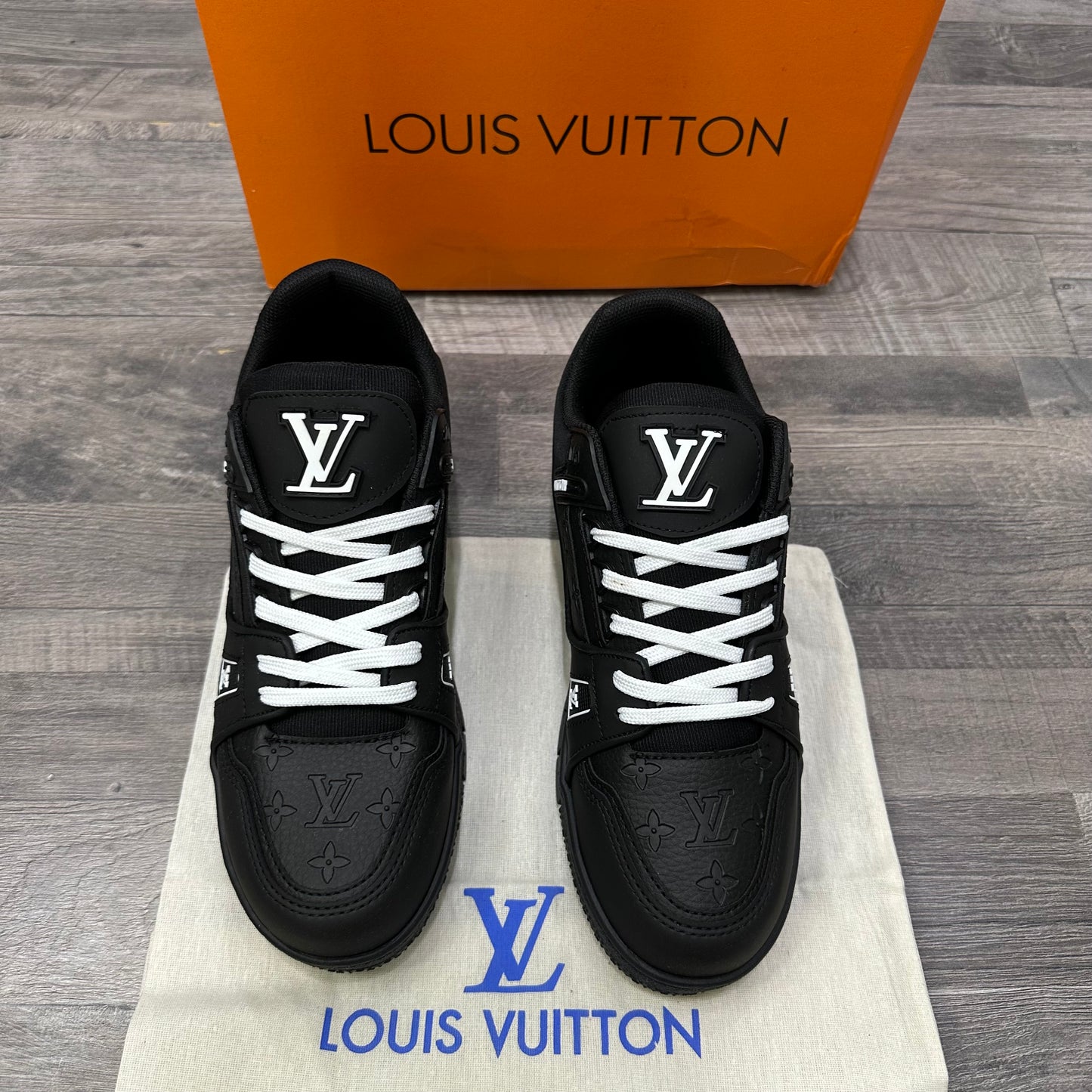 Louis Vuitton Trainer Black NO LV1